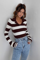 Langärmliger Rippstrickpullover mit Streifenmuster